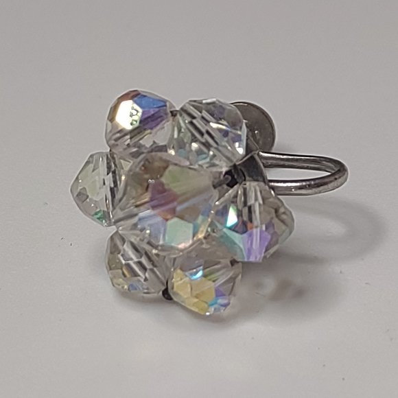 Vintage Clear Glass Screw On Earrings - Picture 10 of 10